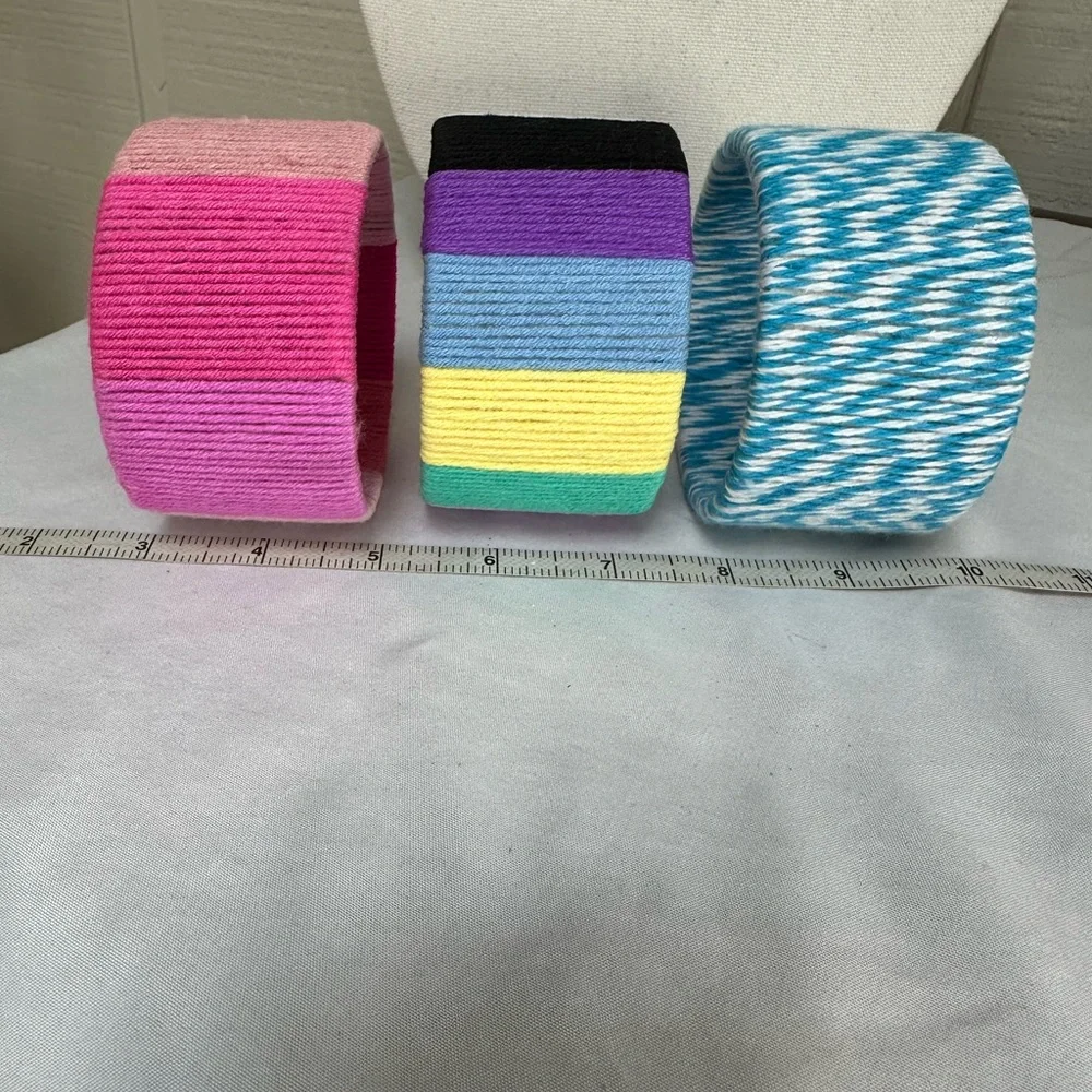 Three large colorful yarn bangle bracelets - Picture 3 of 7